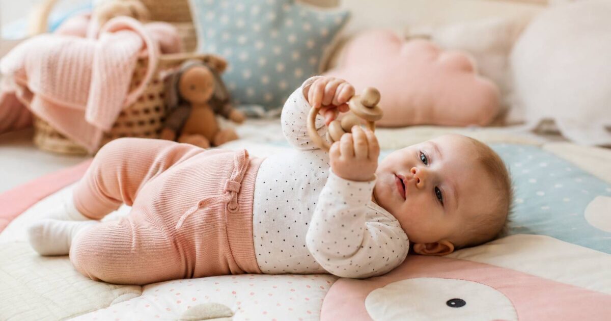 Le développement et les découvertes du bébé à 5 mois