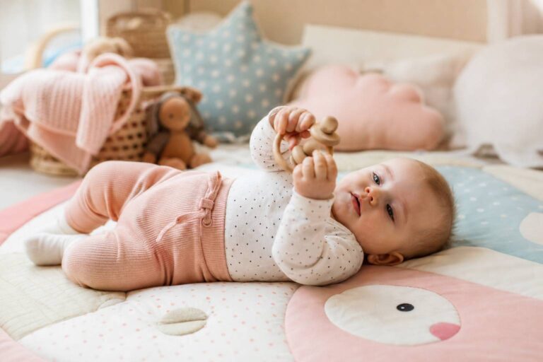 Le développement et les découvertes du bébé à 5 mois