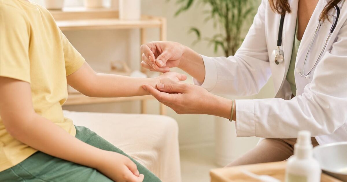 Tout savoir sur la verrue : causes, traitements et prévention