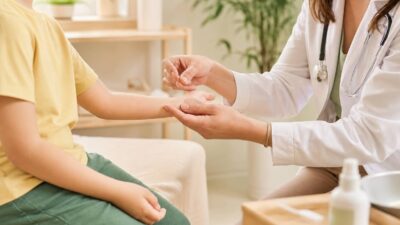 Tout savoir sur la verrue : causes, traitements et prévention
