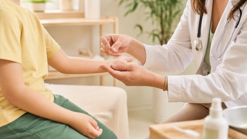 Tout savoir sur la verrue : causes, traitements et prévention